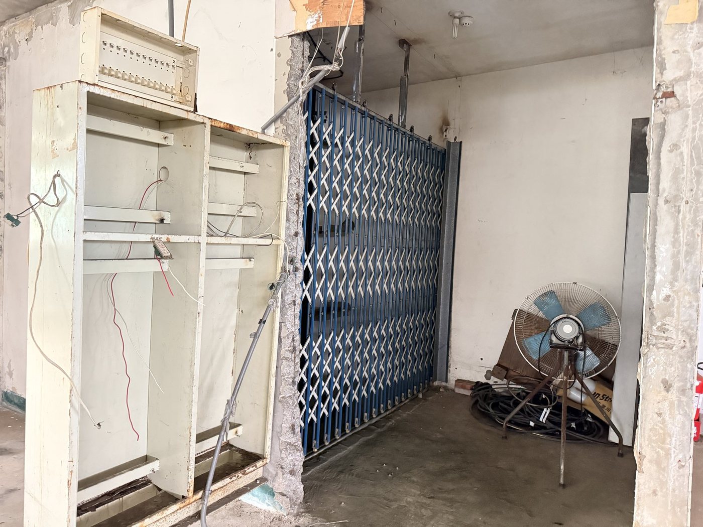平鎮丁建 600 坪三層廠房出租|電力可申請至 1300 馬、24H 警衛 4 配電盤現況(三相 380V)